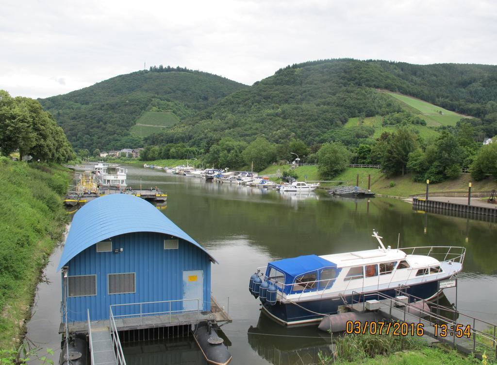 Mosel - River - Quartier 31 Hotel Lieser Luaran gambar